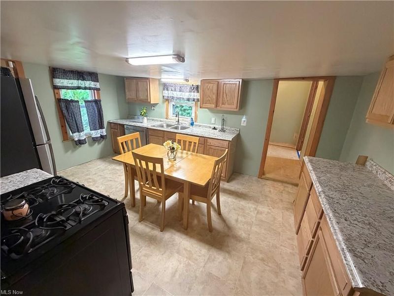 349 Fishers Lane, Zanesville, OH 43701 Photo 6