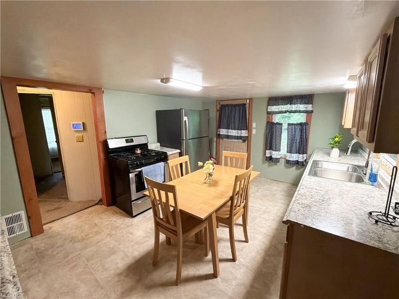 349 Fishers Lane, Zanesville, OH 43701 Photo 7