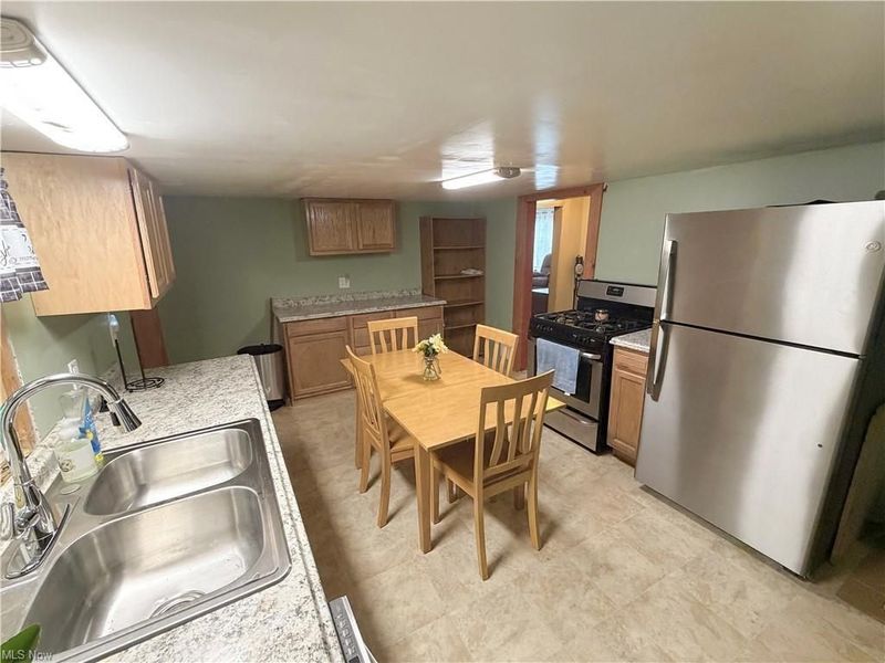 349 Fishers Lane, Zanesville, OH 43701 Photo 9