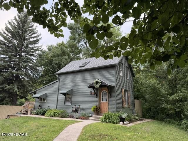 311 DIVISION Avenue N primary photo