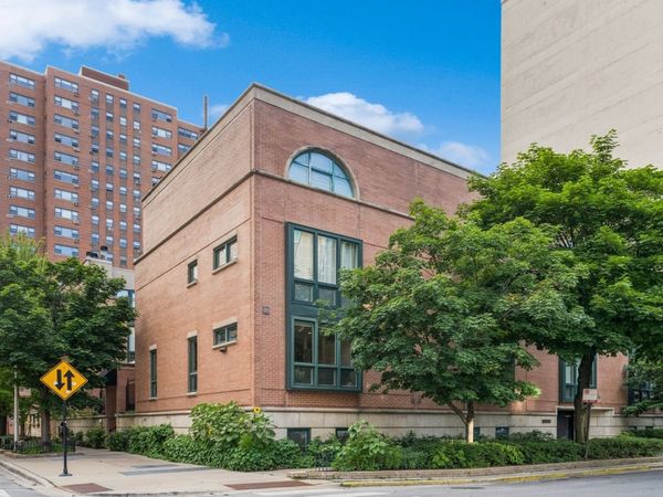 2910 N Commonwealth Avenue , Unit 3, Chicago, IL 60657