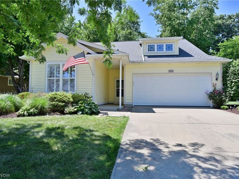 1936 Pembrooke Lane, Avon, OH 44011 Photo 2