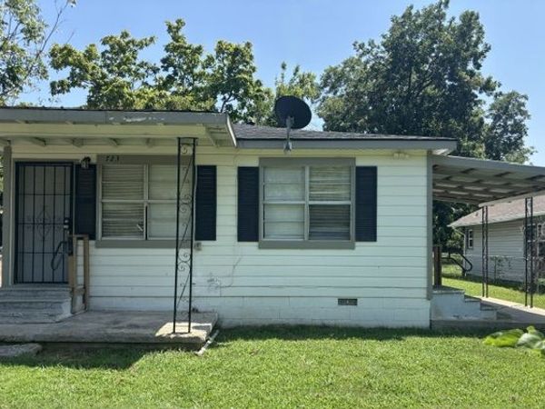723 17th Street , Ada, OK 74820