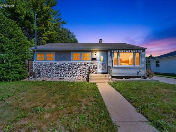 2542 Pinehurst AVENUE, Racine, WI 53403