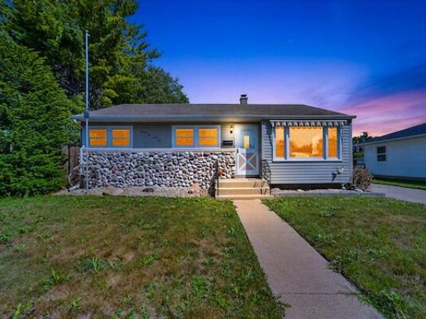 2542 Pinehurst AVENUE, Racine, WI 53403