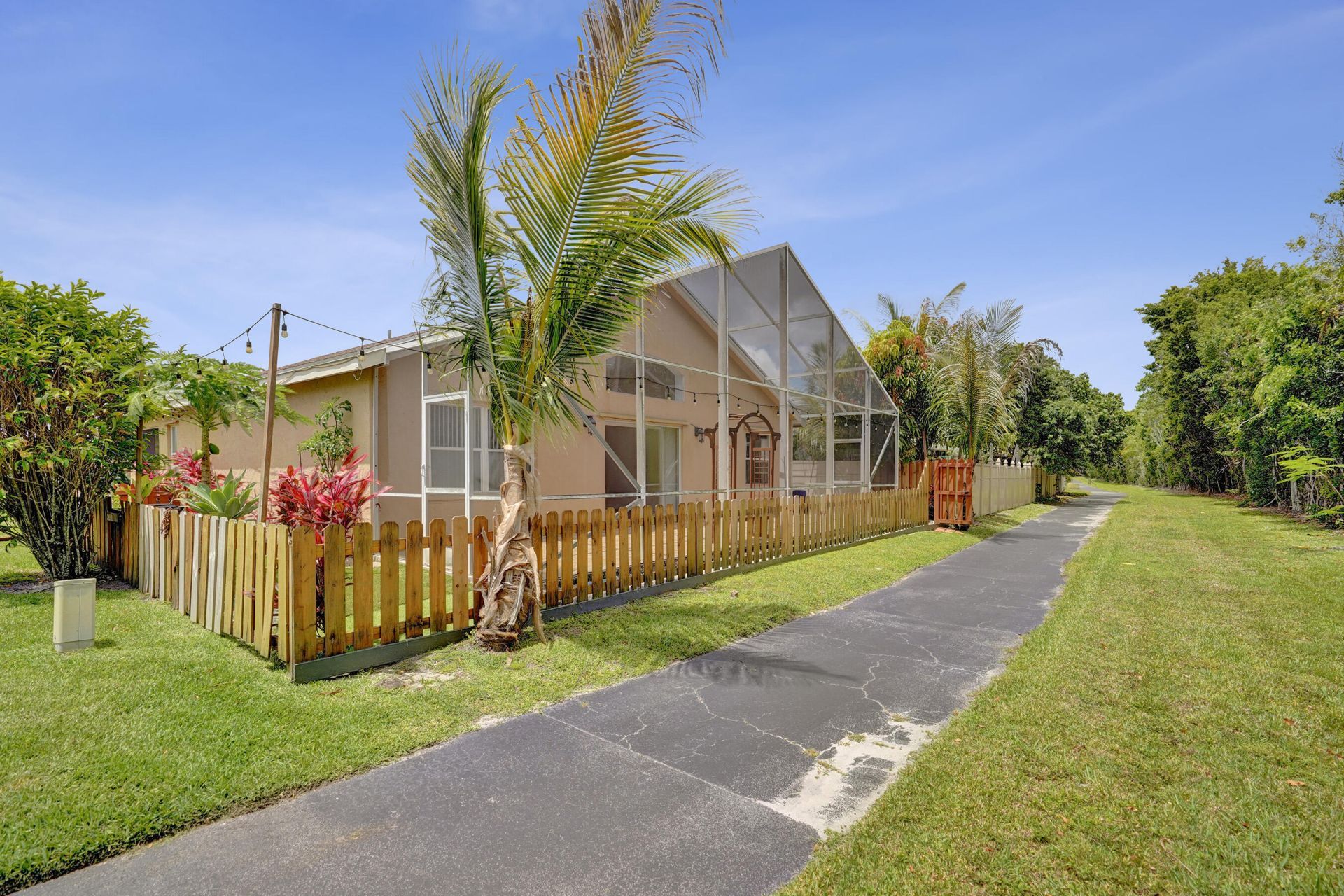 6817 Barnwell Drive, Boynton Beach, FL 33437 Photo
