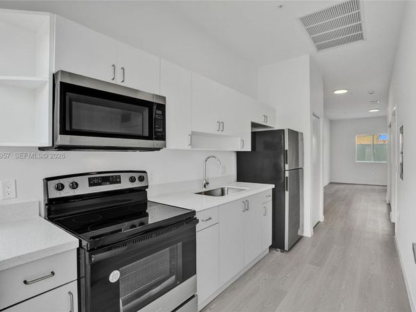 1567 NW 1st St , Unit 6, Miami, FL 33125