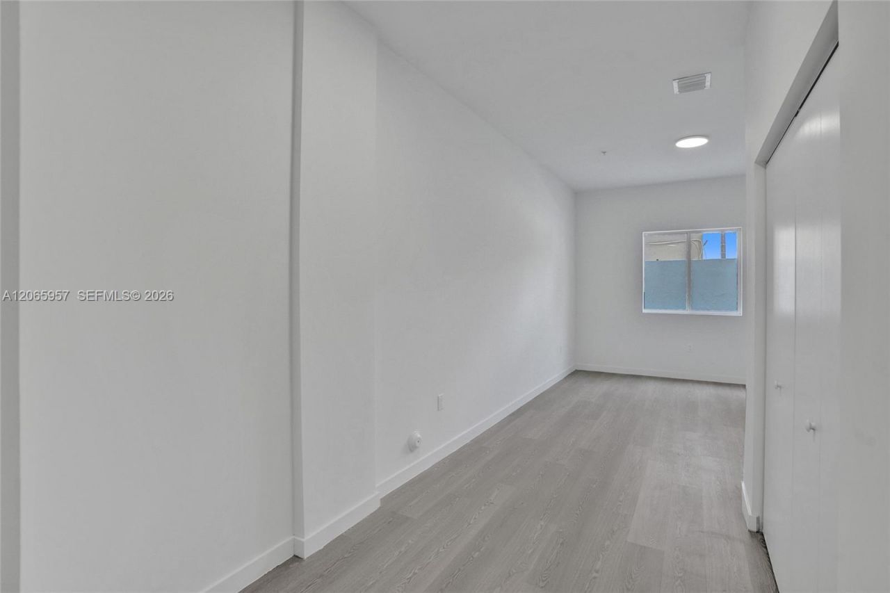 1567 NW 1st St , Unit 6, Miami, FL 33125 Photo