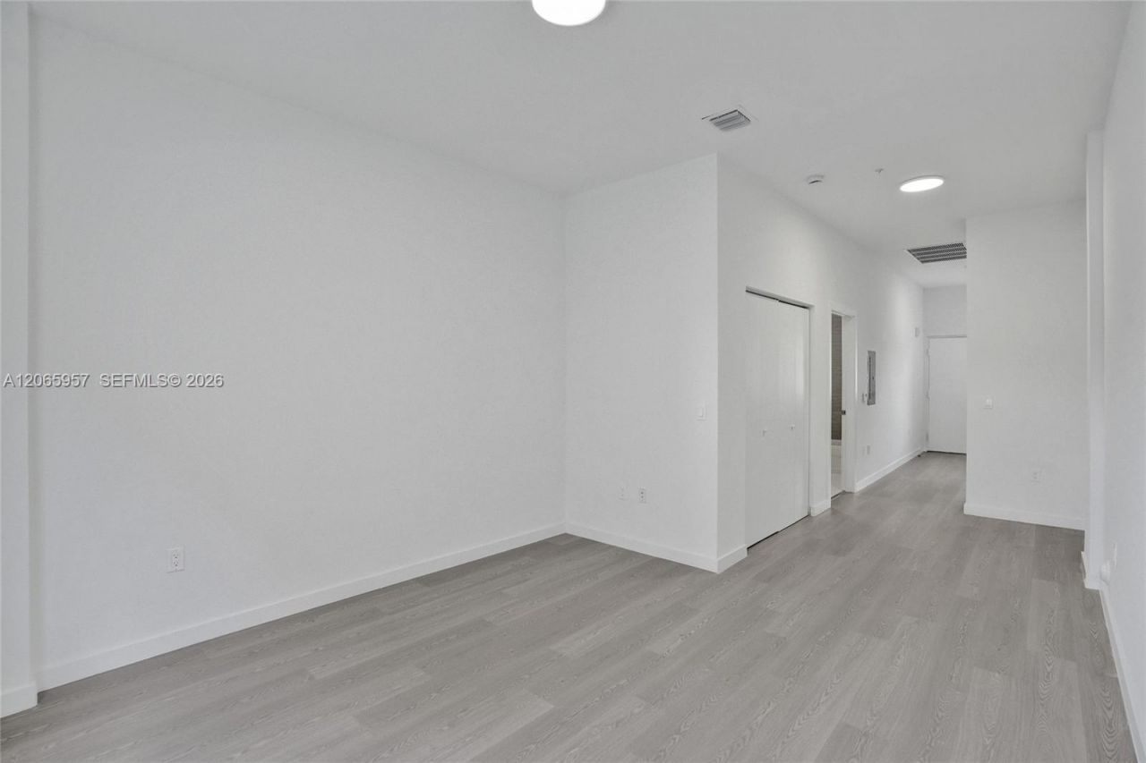 1567 NW 1st St , Unit 6, Miami, FL 33125 Photo