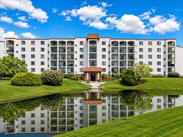 375 Plum Creek Drive , Unit 312, Wheeling, IL 60090