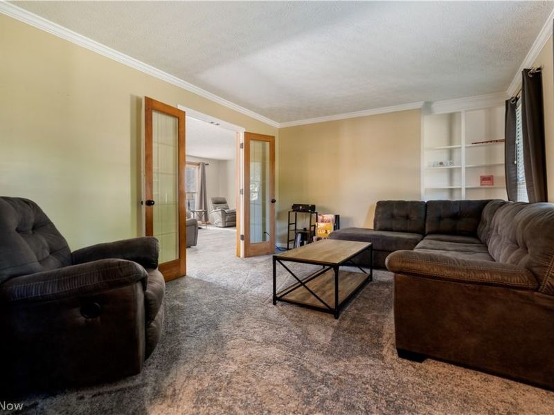 8238 N Casswell Circle NW, North Canton, OH 44720 Photo 3