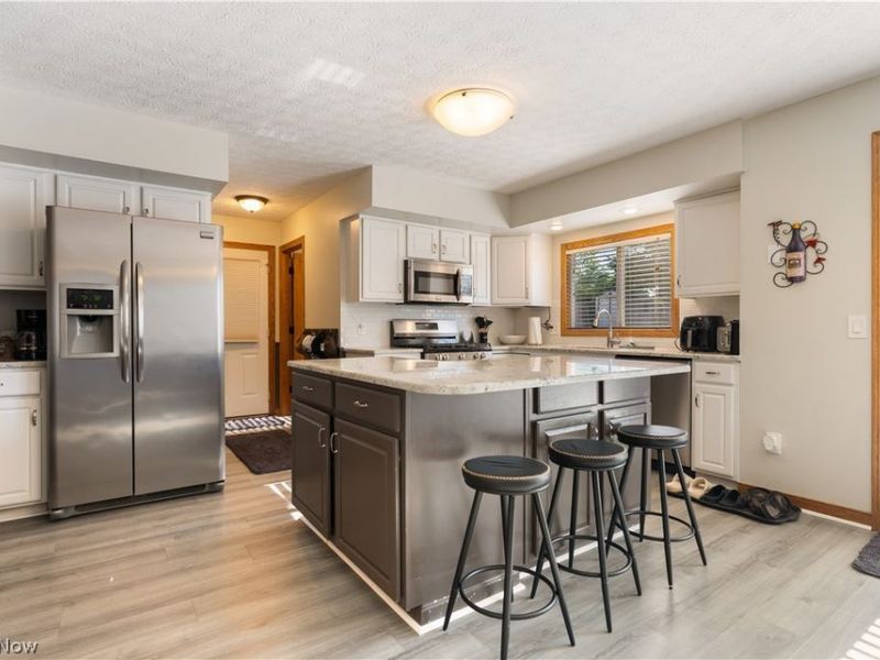 8238 N Casswell Circle NW, North Canton, OH 44720 Photo 8