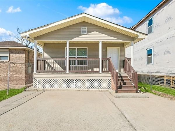 2416 PIETY Street , New Orleans, LA 70117