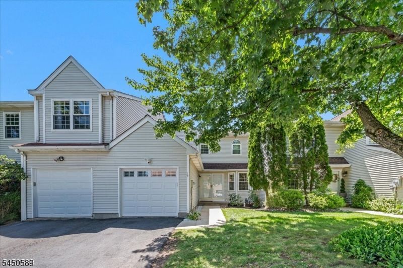 107 Choctaw Ridge Rd, Branchburg, NJ 08876 Main Photo