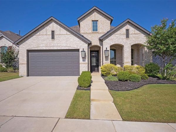 817 Nuthatch Court, Argyle, TX 76226