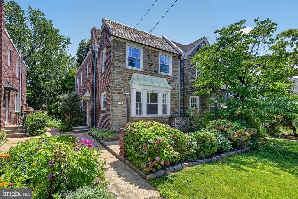 140 Rochelle Avenue, Philadelphia, PA 19128 Main Photo