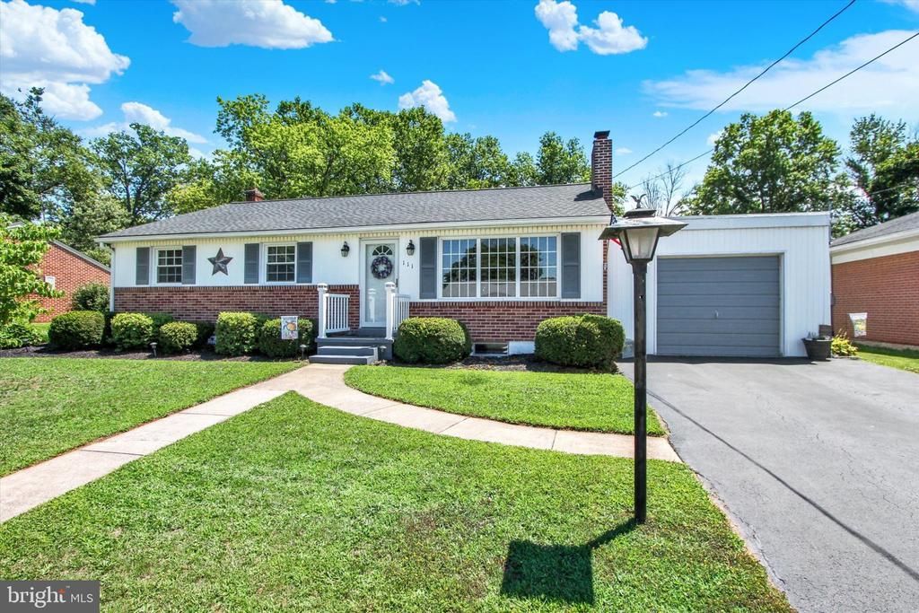 111 N 6TH STREET, MOUNT WOLF, PA 17347