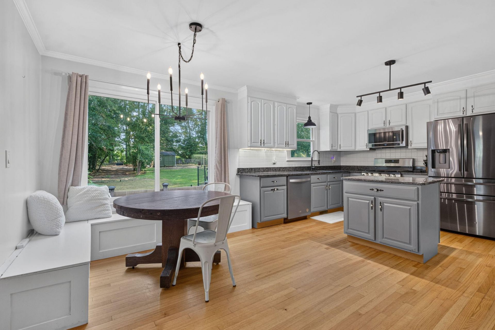 407 Huntington Road Photo 17