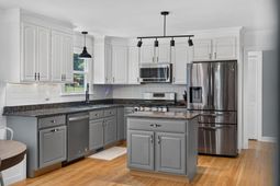 407 Huntington Road photo 4