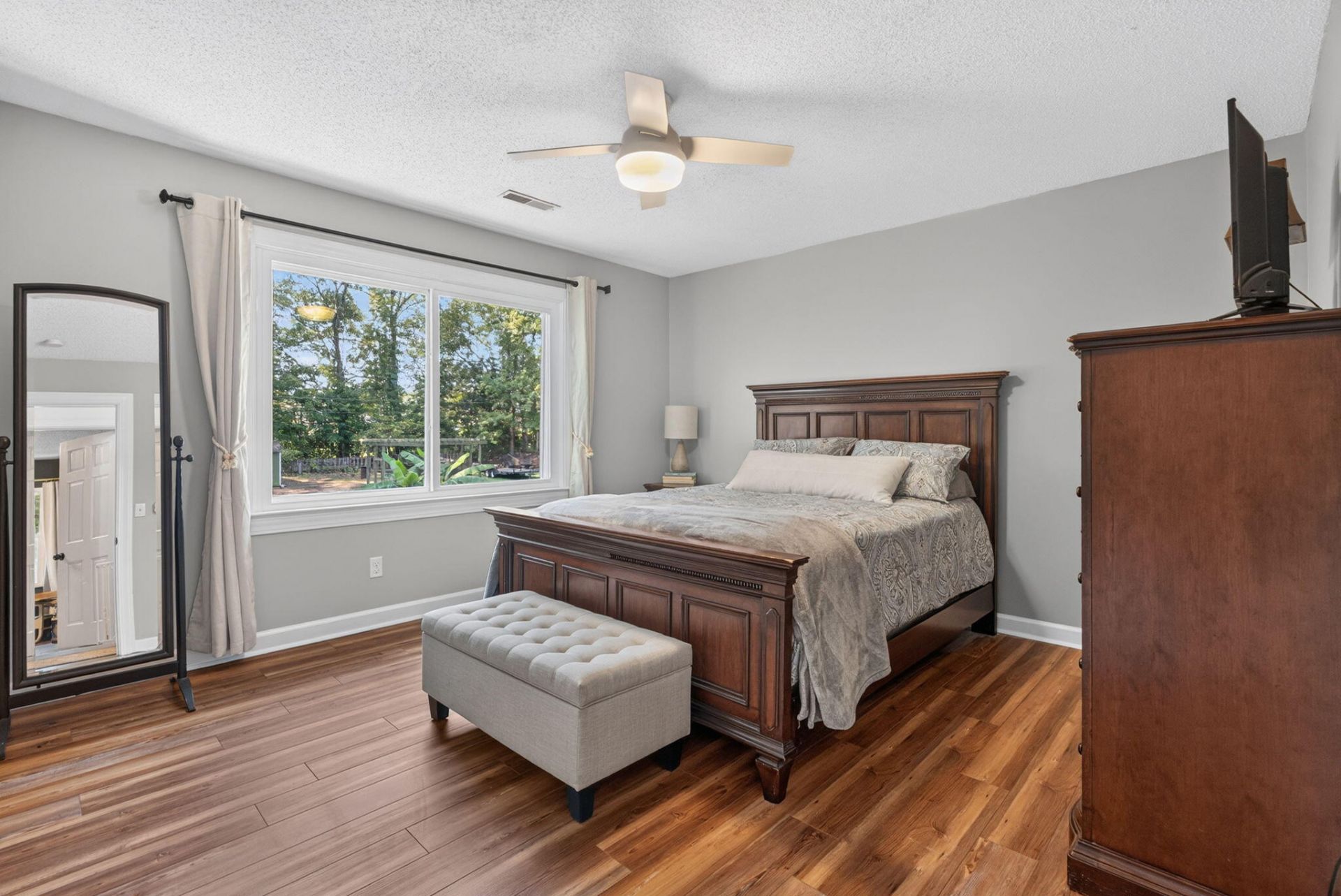 407 Huntington Road Photo 33
