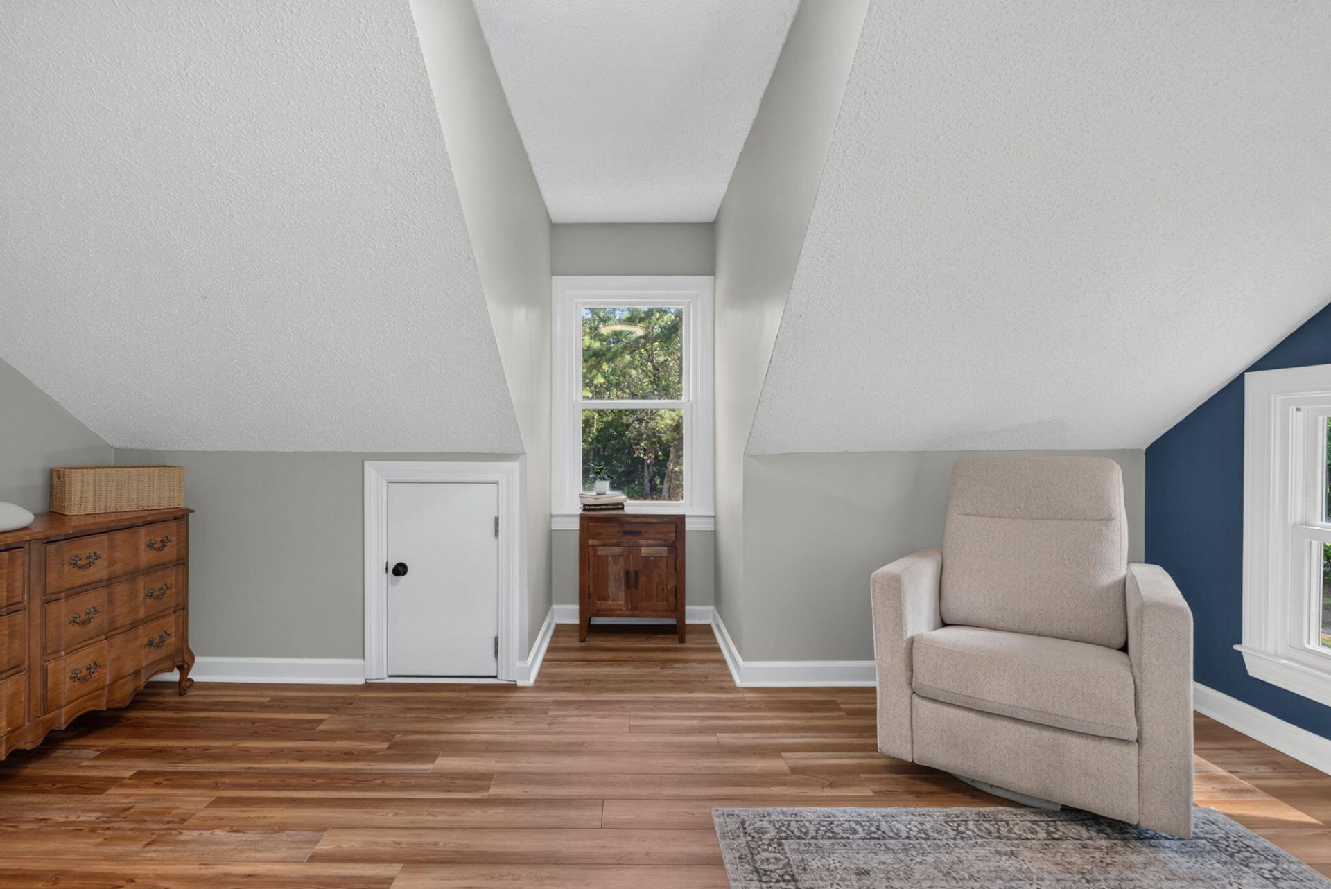 407 Huntington Road Photo 37