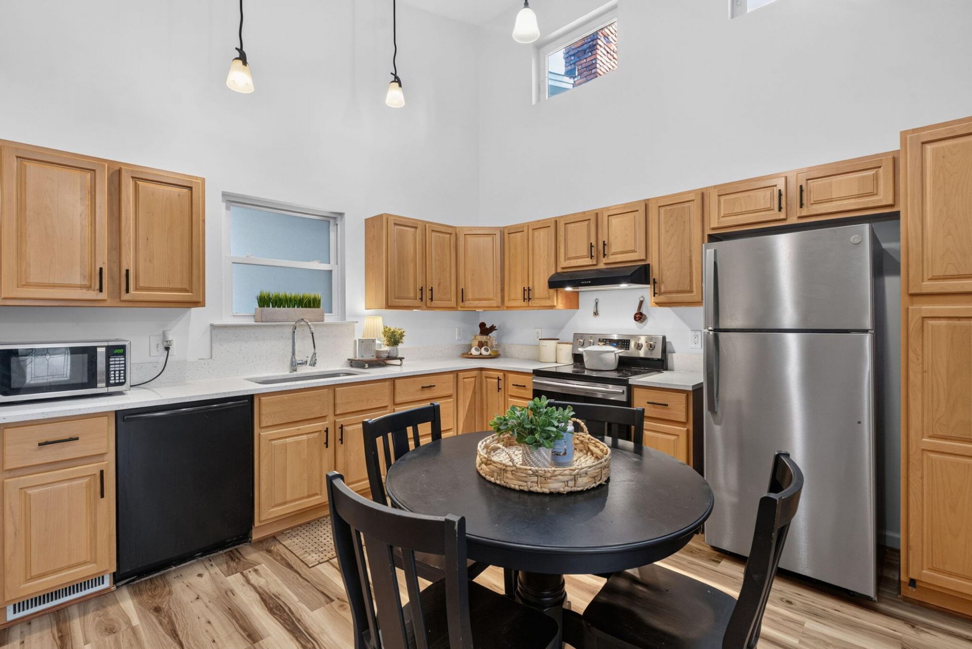 407 Huntington Road Photo 44