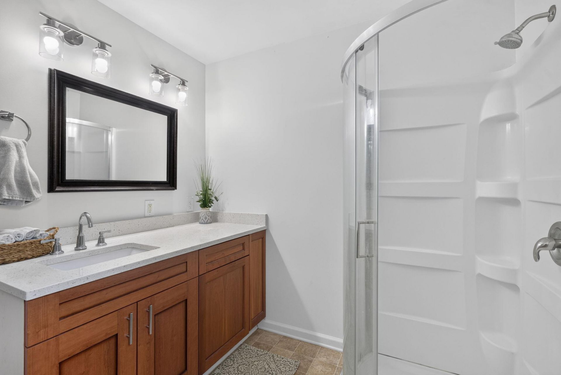 407 Huntington Road Photo 47