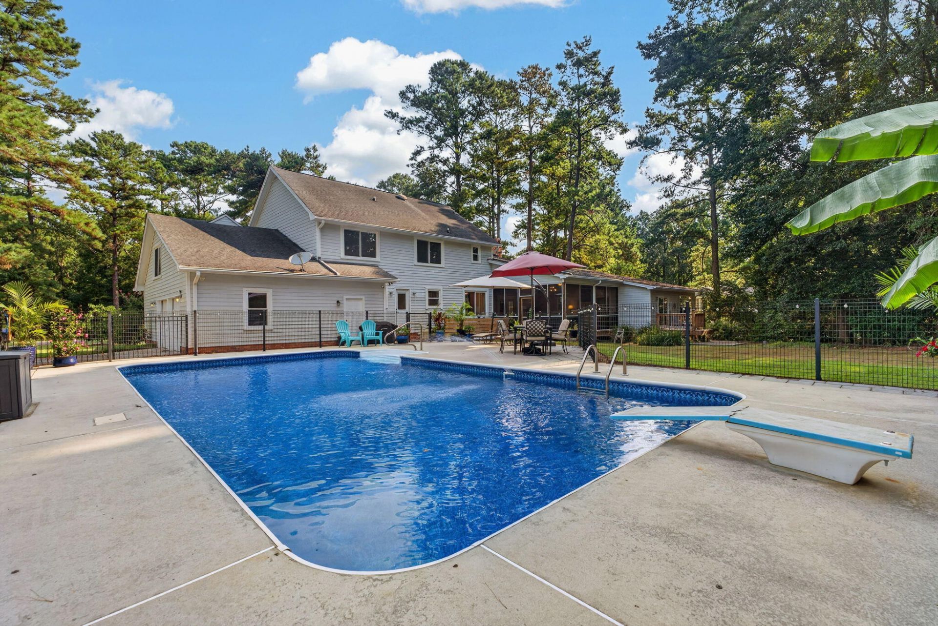 407 Huntington Road Photo 55
