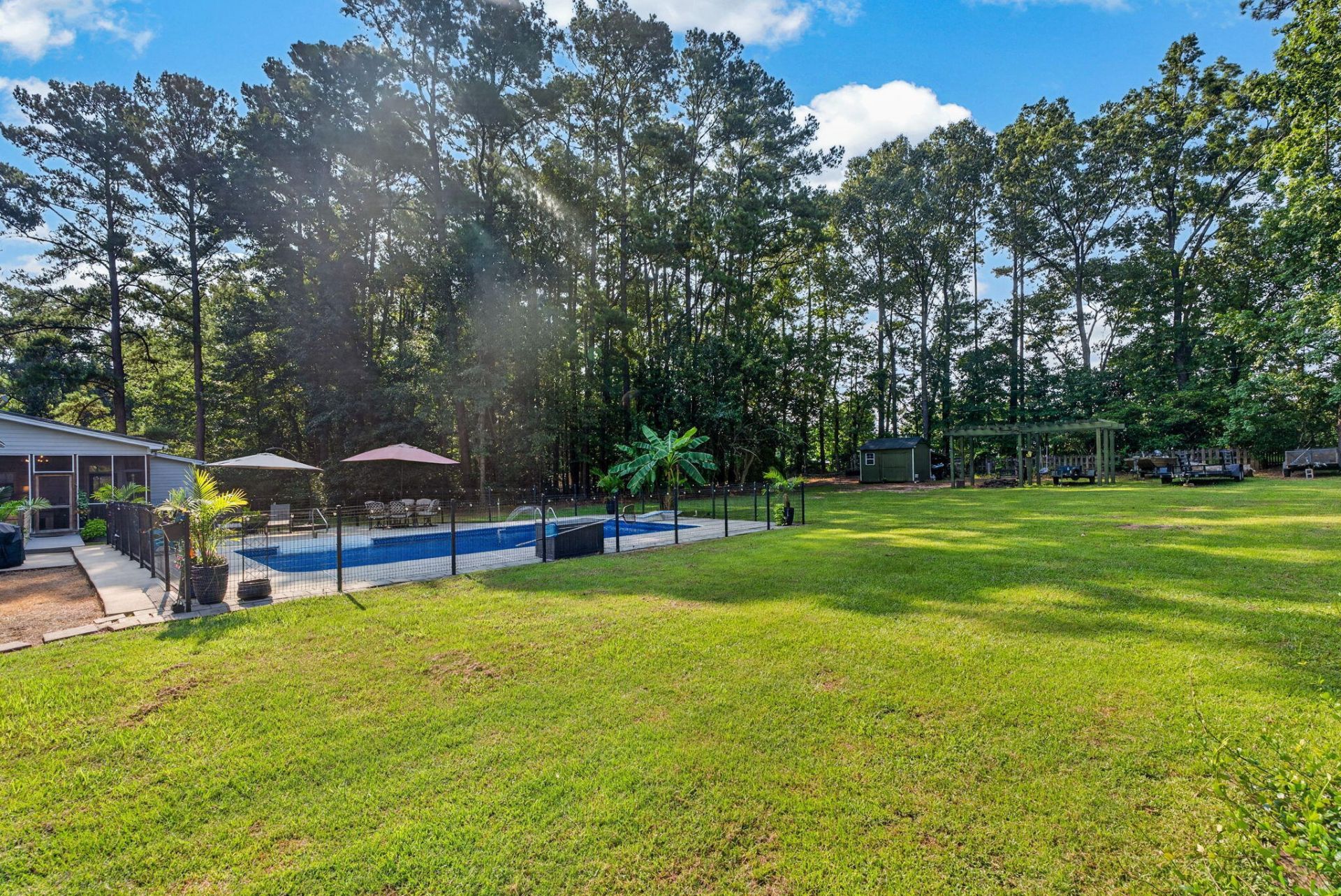 407 Huntington Road Photo 56