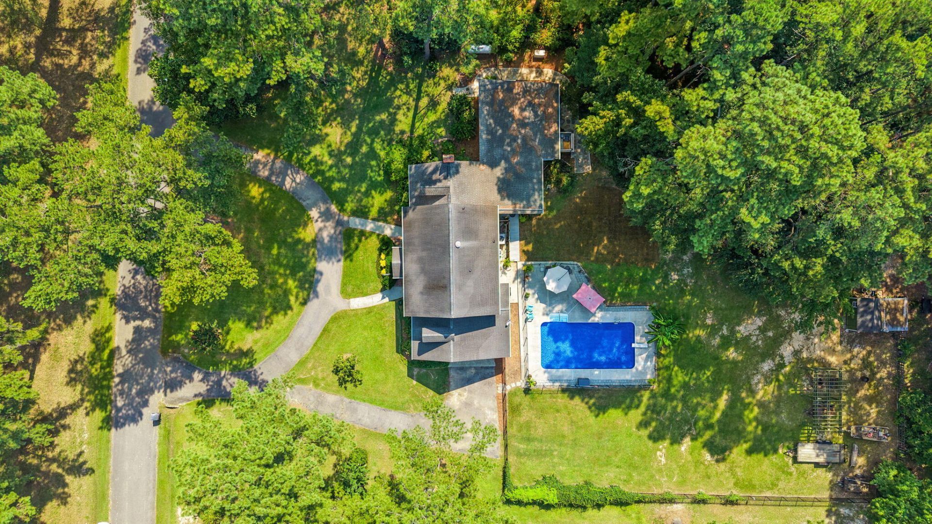407 Huntington Road Photo 60