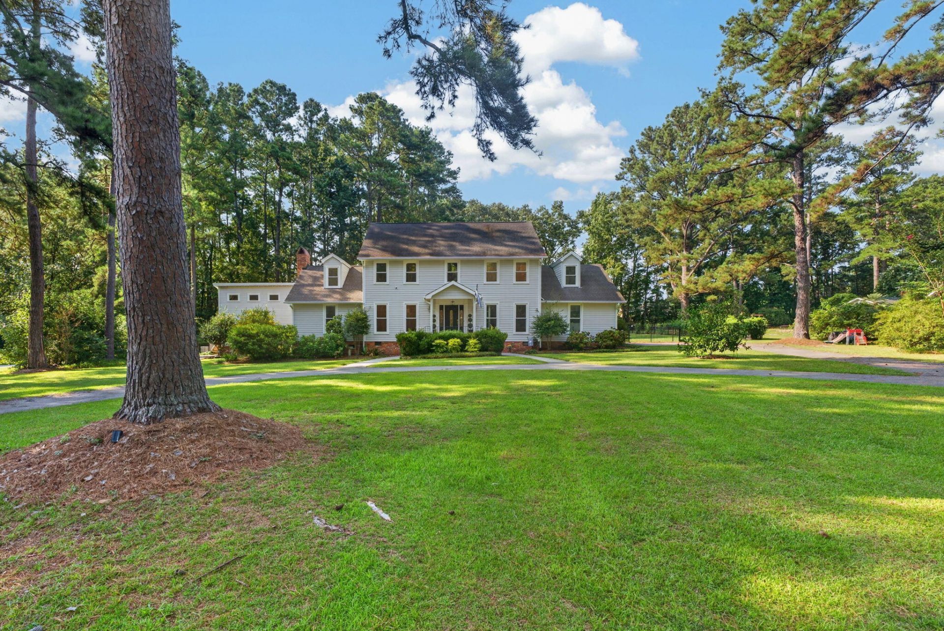407 Huntington Road Photo 63