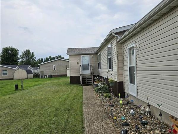 735 Bay Ridge Drive, Iowa City, IA 52240