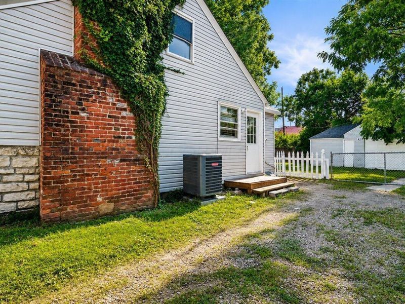 359 N Sylvan Avenue, Columbus, OH 43204 Photo 6