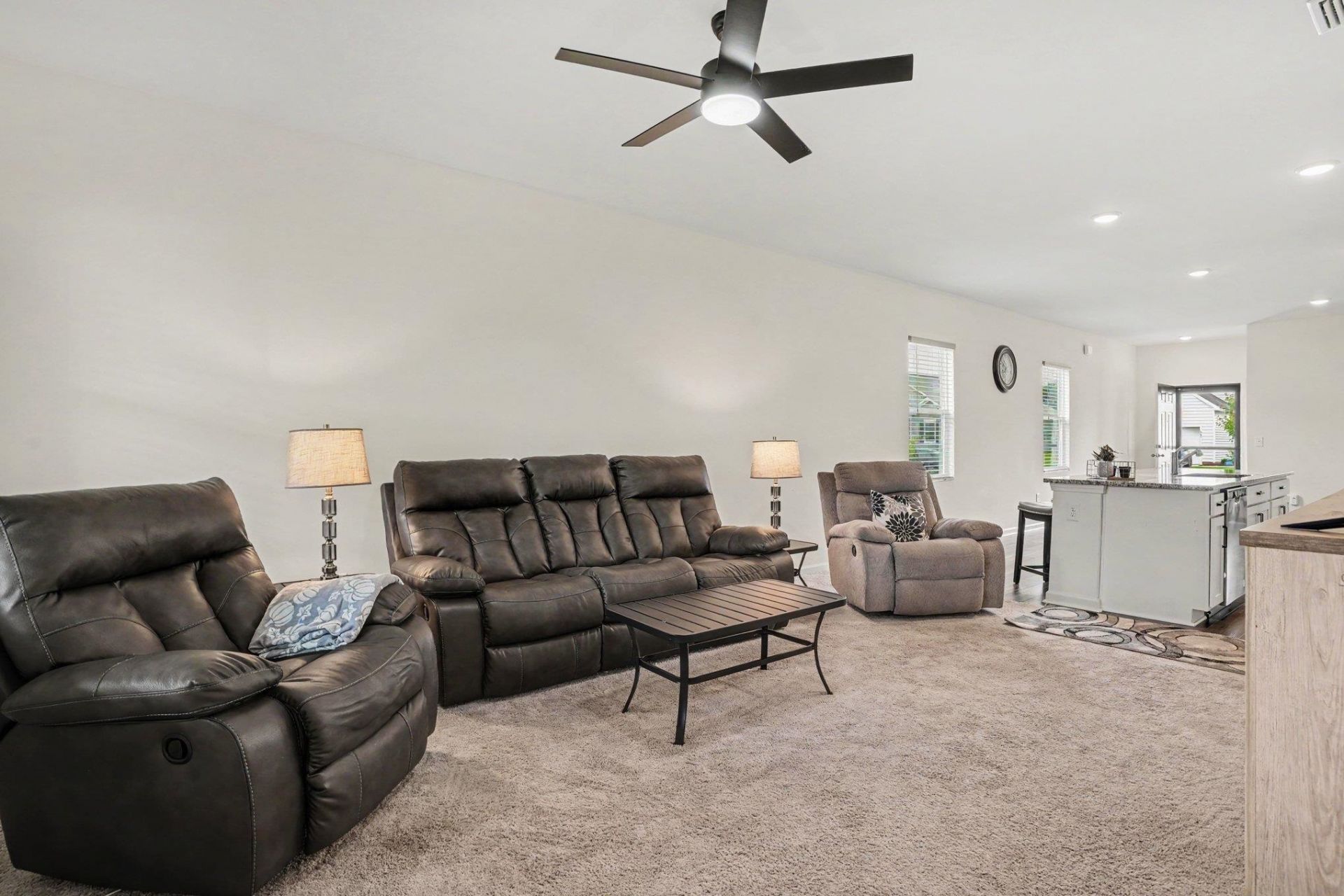 161 Linares St. Photo 10