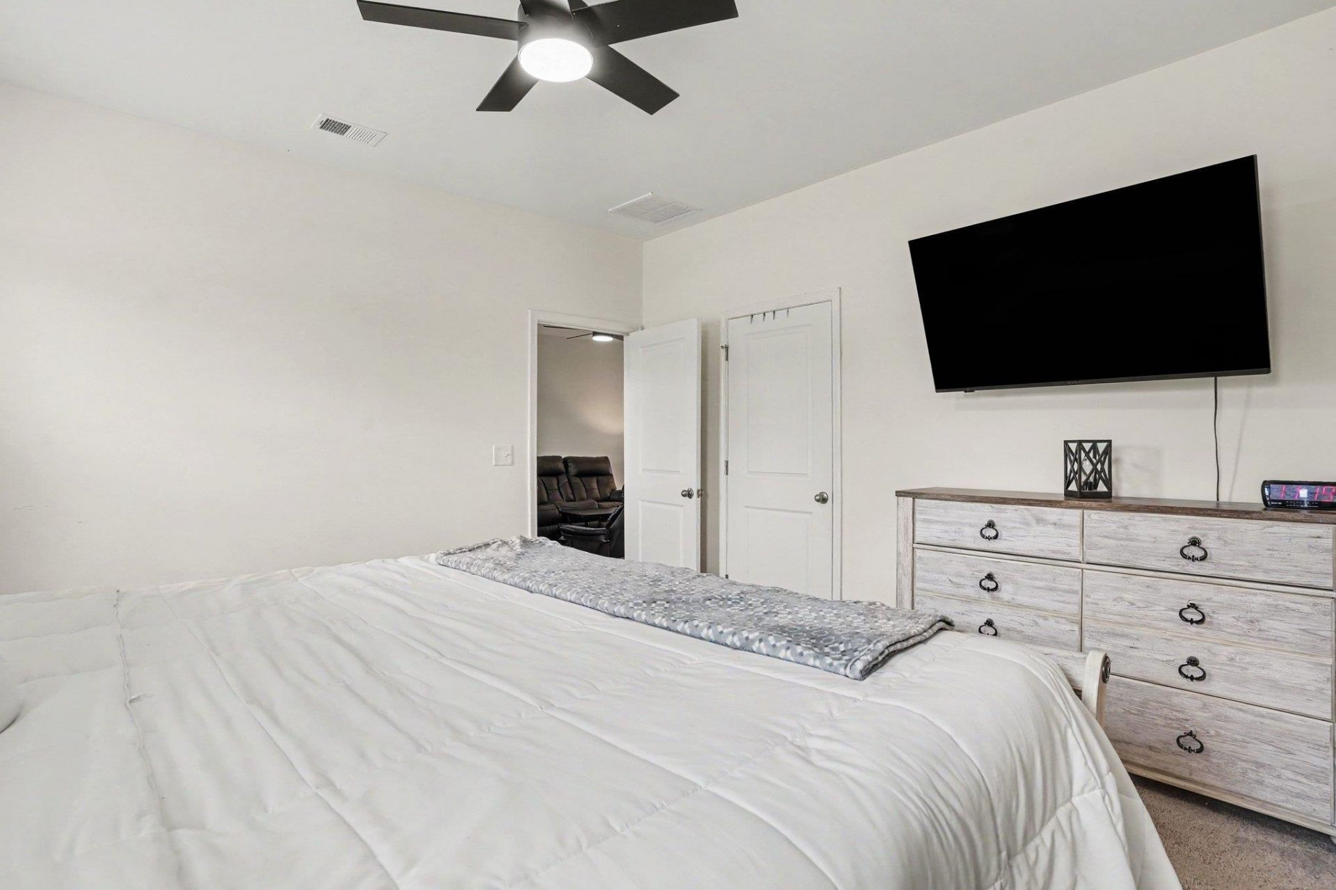 161 Linares St. Photo 12