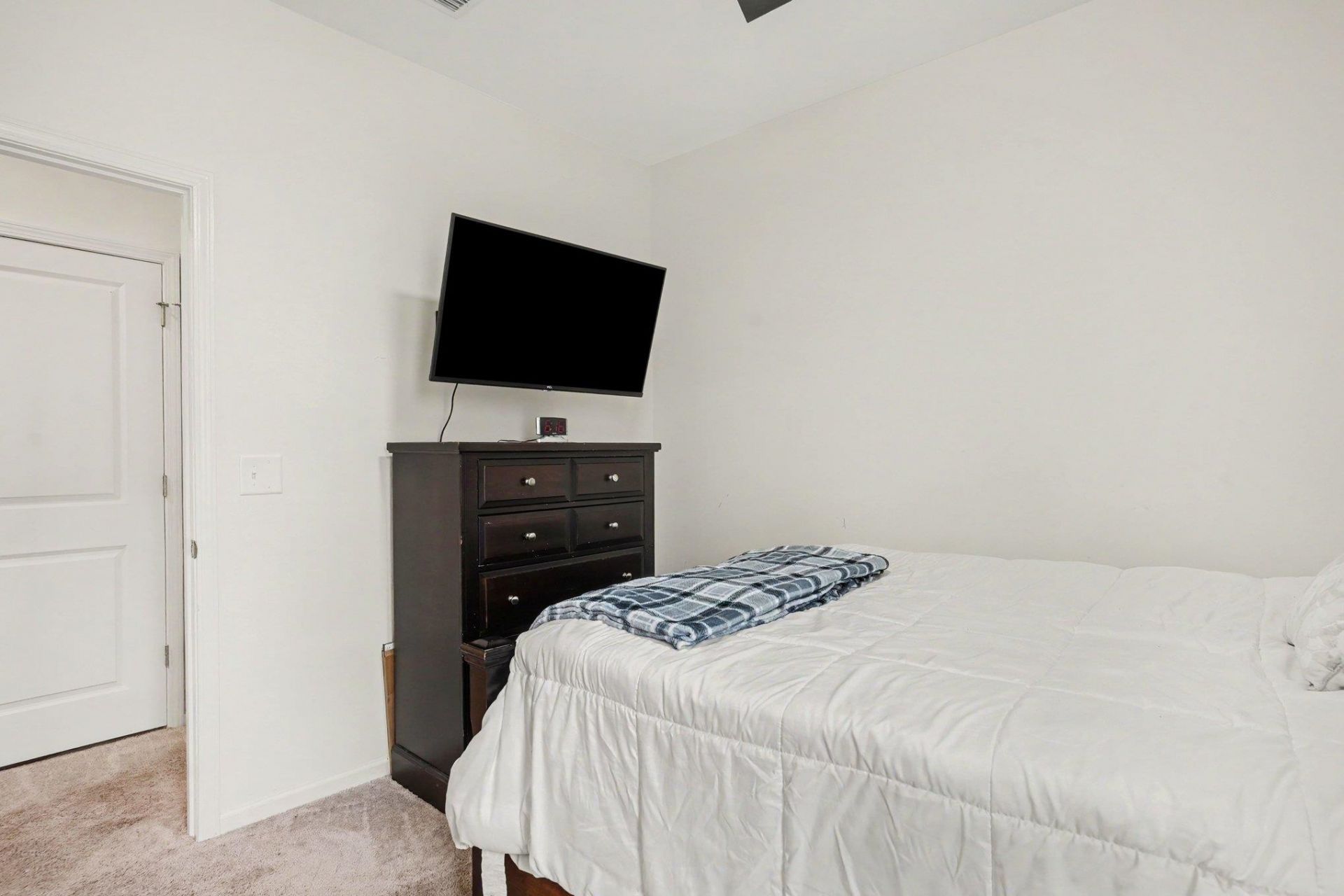 161 Linares St. Photo 19