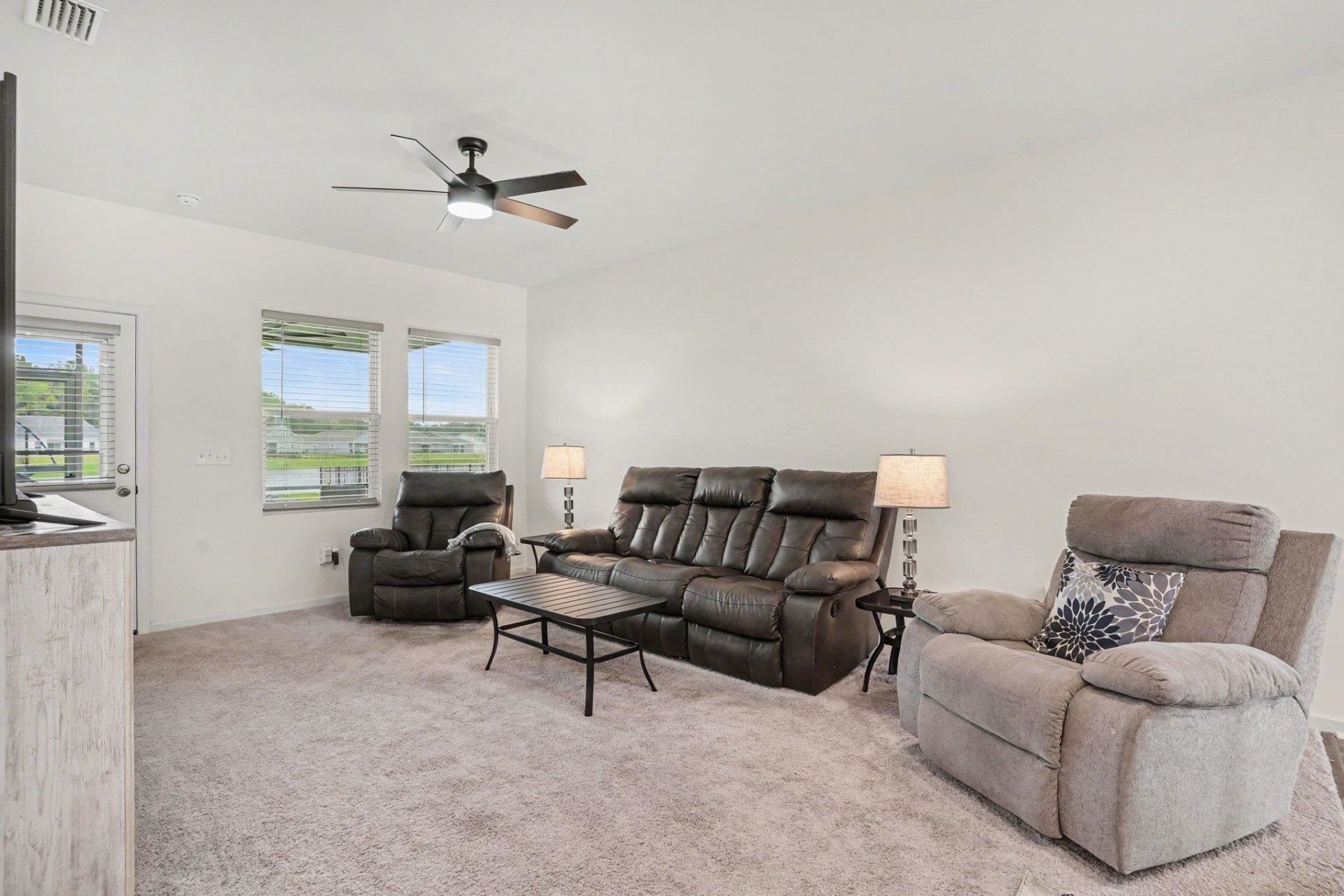 161 Linares St. Photo 9