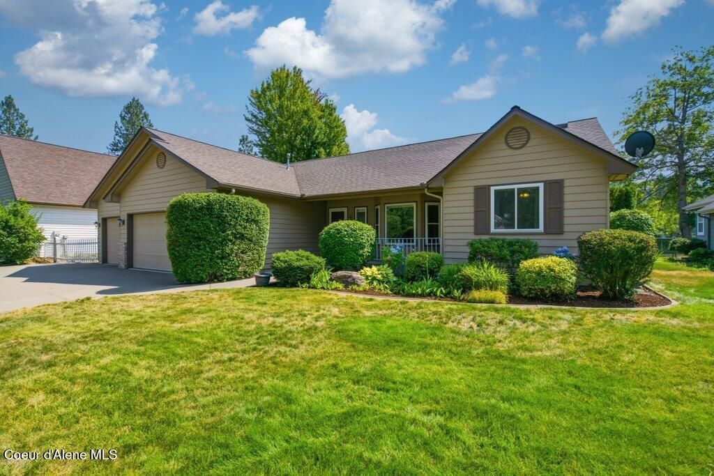 4970 E Shoreline Dr, Post Falls, ID 83854 Main Photo