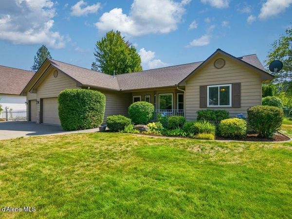 4970 E Shoreline DR, Post Falls, ID 83854