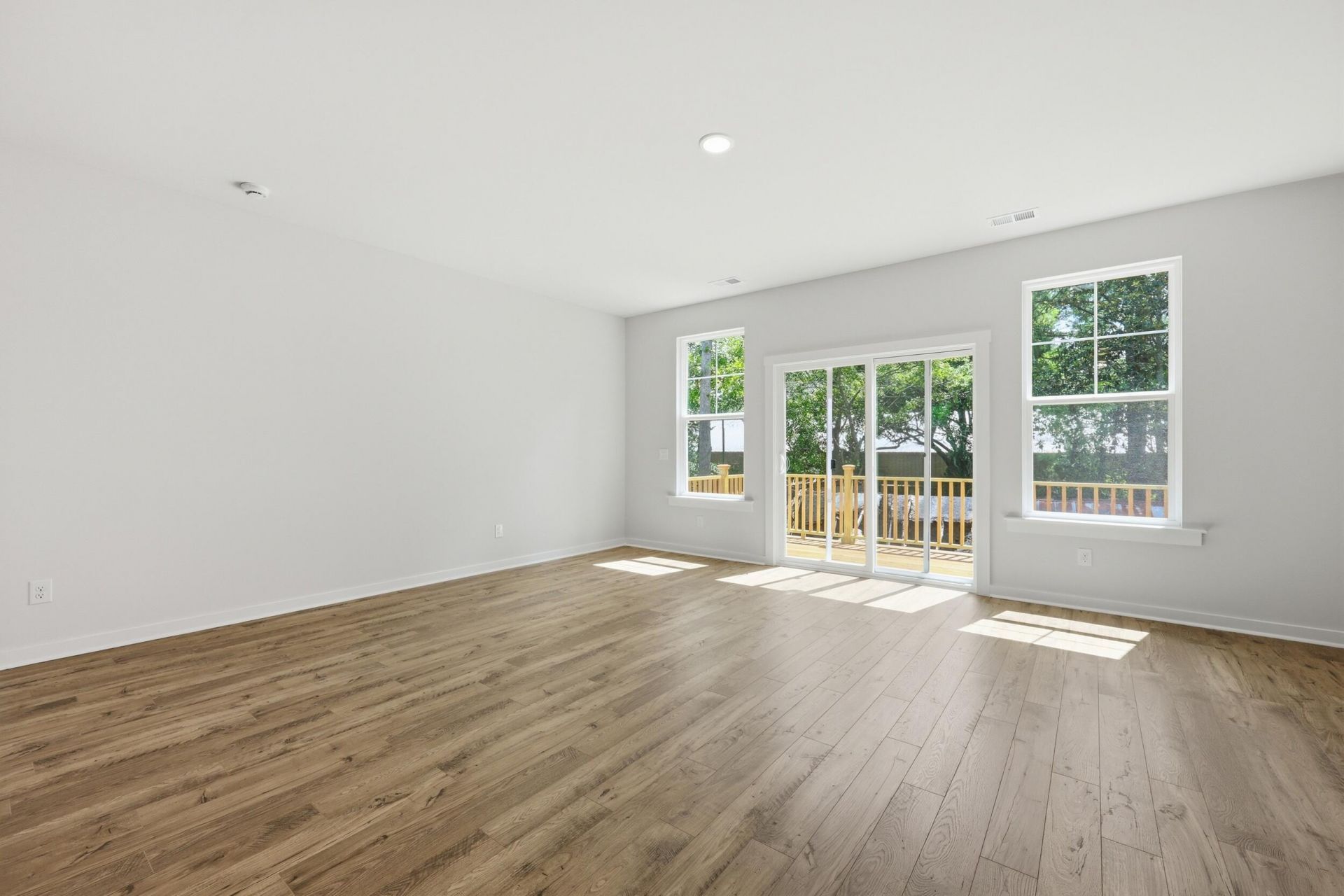 132 Fernbank Court Photo 11