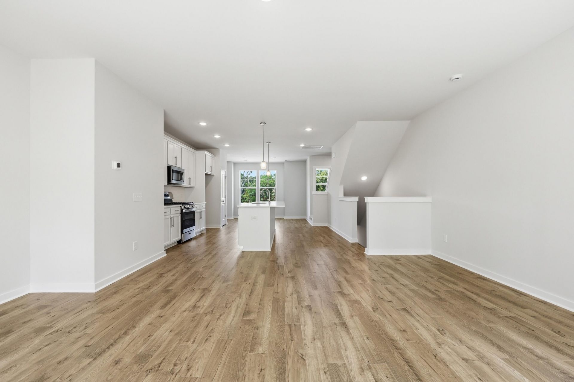 132 Fernbank Court Photo 13
