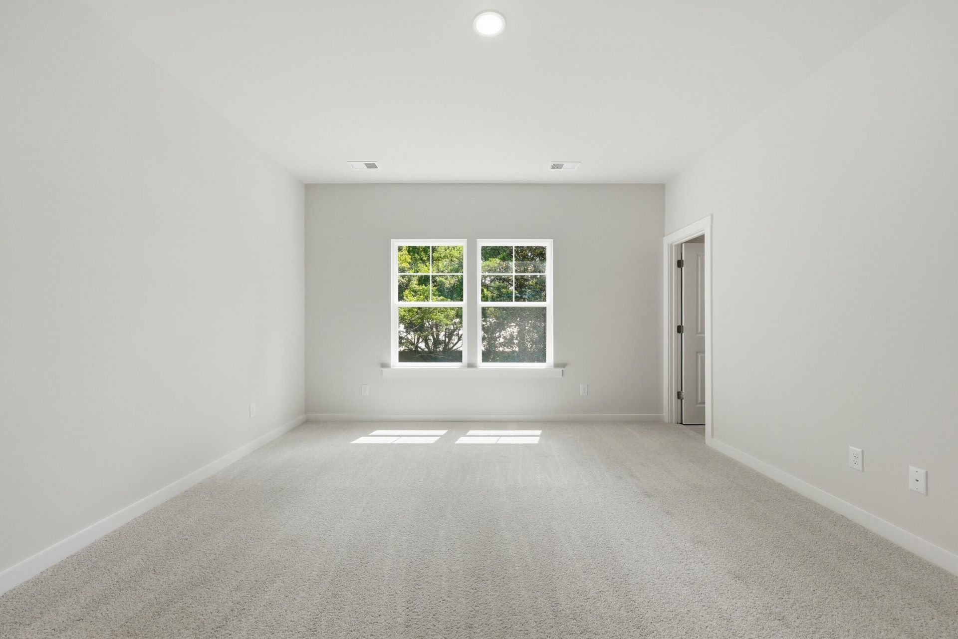 132 Fernbank Court Photo 17