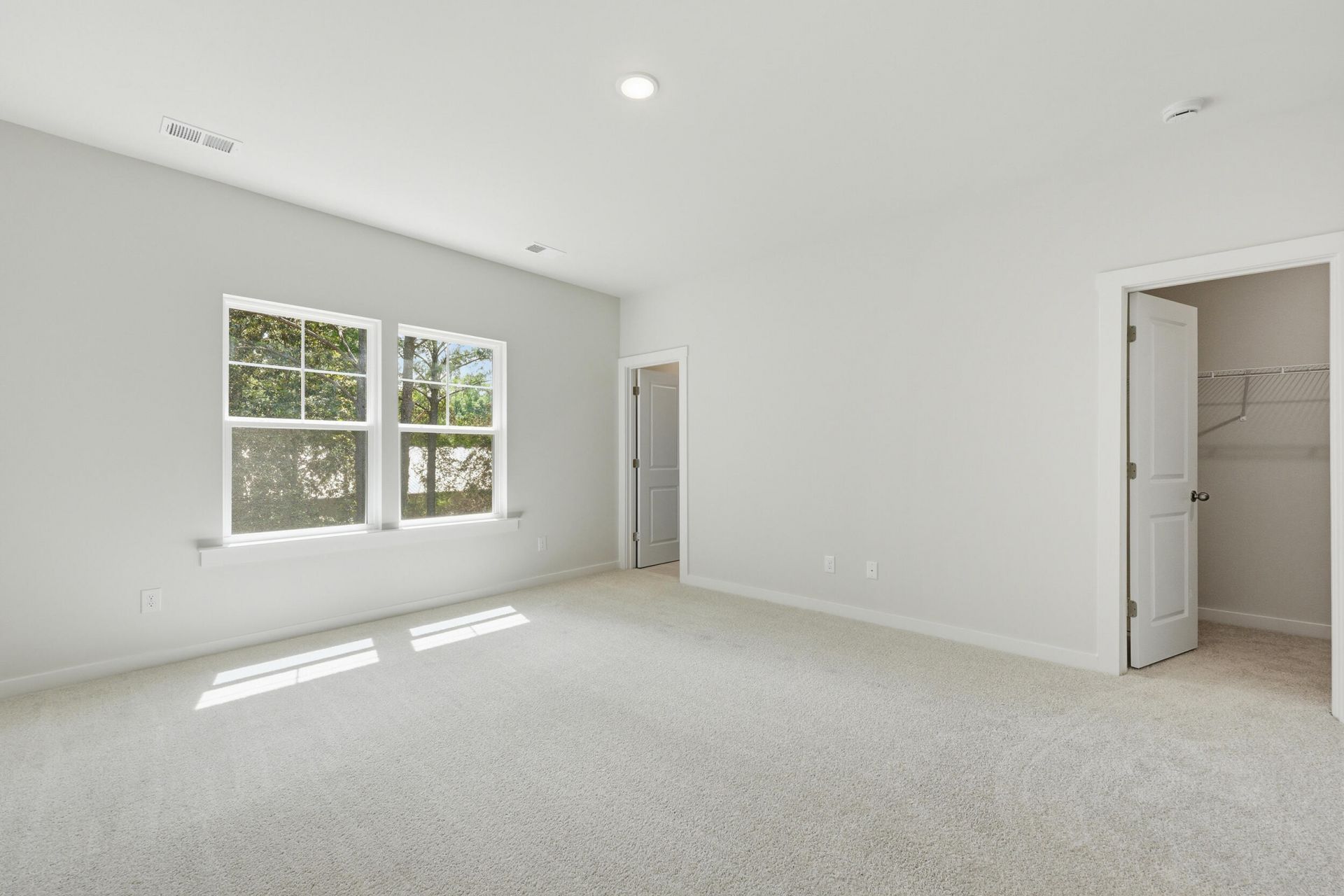 132 Fernbank Court Photo 18