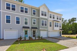 132 Fernbank Court photo 4