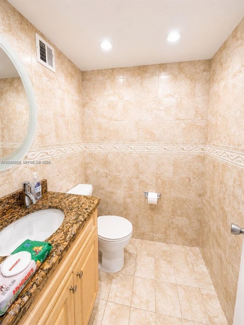5005 Collins Ave, Unit 616, Miami Beach, FL 33140 Photo