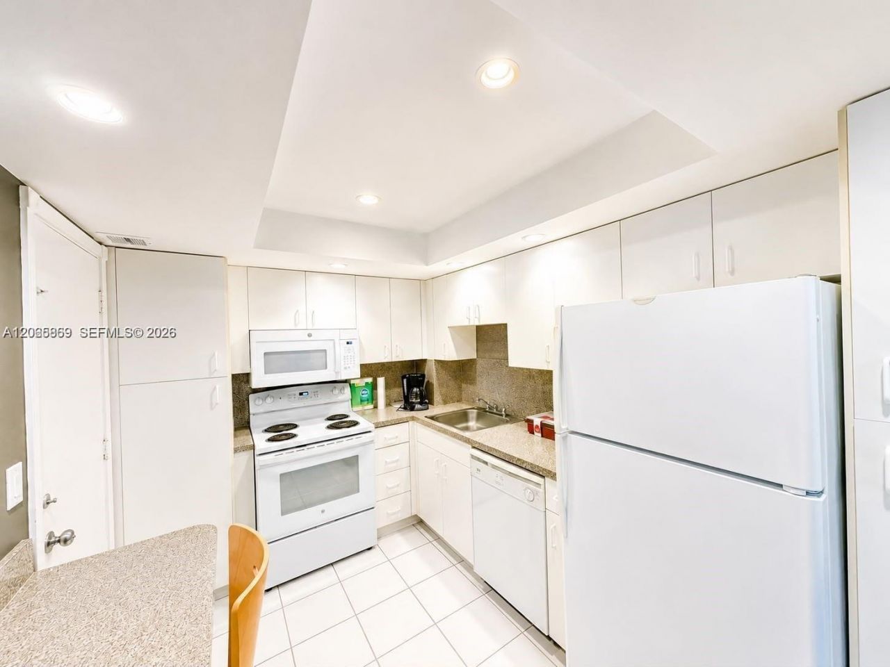 5005 Collins Ave, Unit 616, Miami Beach, FL 33140 Photo