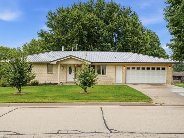 2324 Briarwood Drive, Asbury, IA 52002