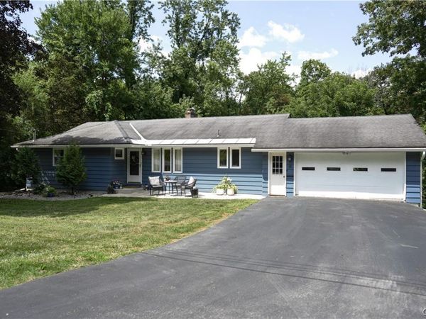 18 Tennyson Road , New Hartford, NY 13413