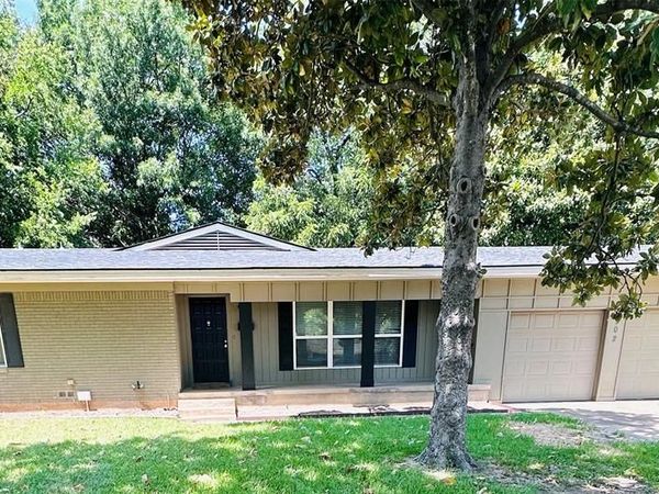 902 Crestview Drive, Sherman, TX 75092