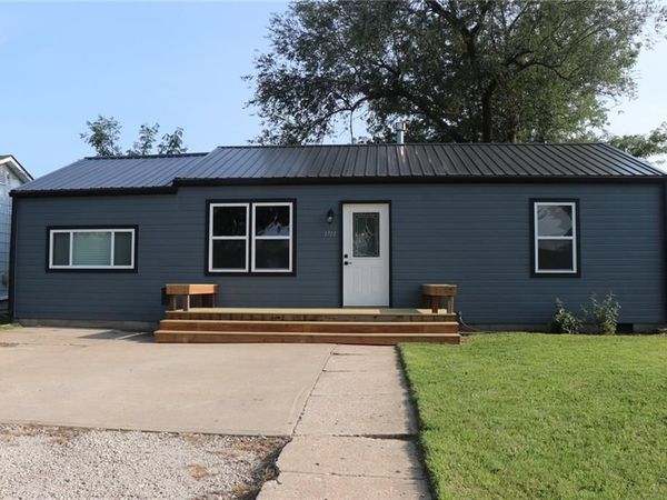 1713 Main Street, Osawatomie, KS 66064